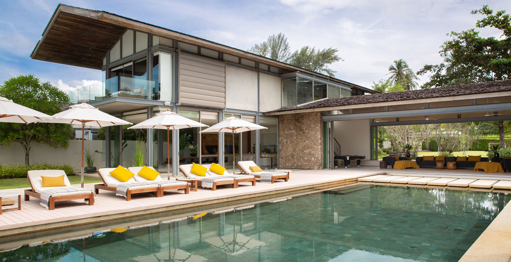 Villa Amarelo - Loungers by the pool